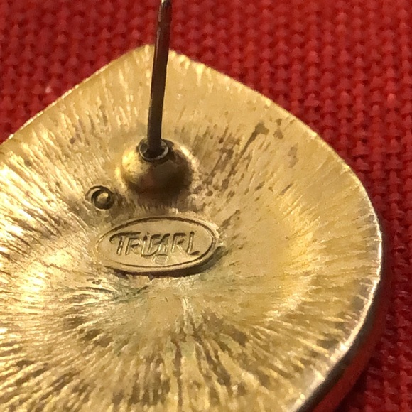 Vintage Trifari Pierced Green Enamel and Gold Tone Earrings - Picture 4 of 5